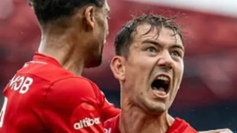 【杭州亚运香港男足惜败日本，无缘决赛】