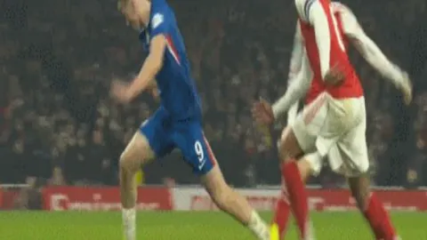 《独家爆料：罗马诺确认！樱桃军团豪掷重金，阿莱士-希门尼斯转会尘埃落定，米兰与皇马共享收益盛宴》